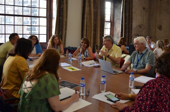 Equipo del Observatorio de las Ocupaciones trabajando