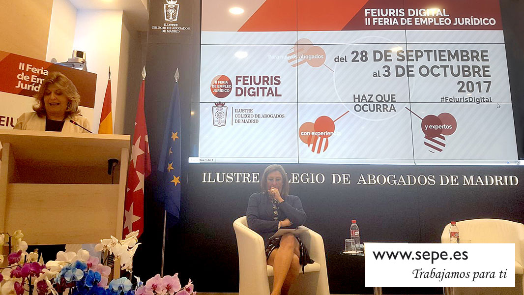 De izquierda a derecha, Engracia Hidalgo, consejera de Economía, Empleo y Hacienda de la Comunidad de Madrid, y Sonia Gumpert, decana del Ilustre Colegio de Abogados de Madrid