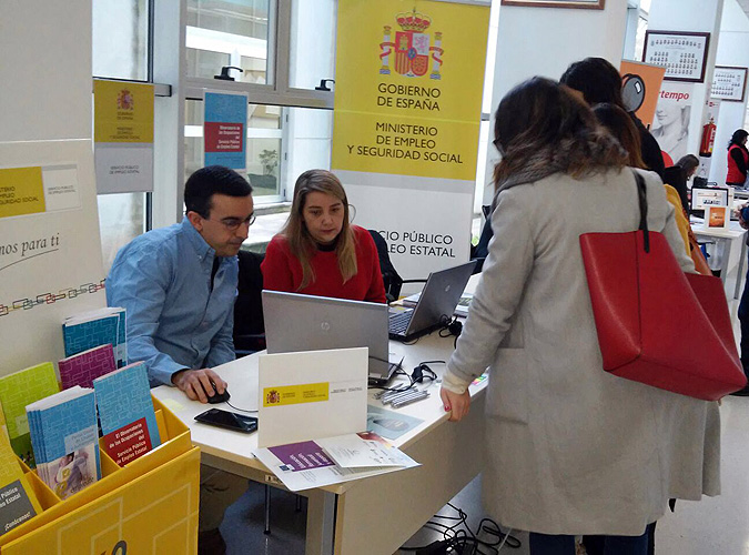 Imagen fondo Orienta Iuris 2016 - Feria de Empleo Jurídico de Galicia y Norte de Portugal