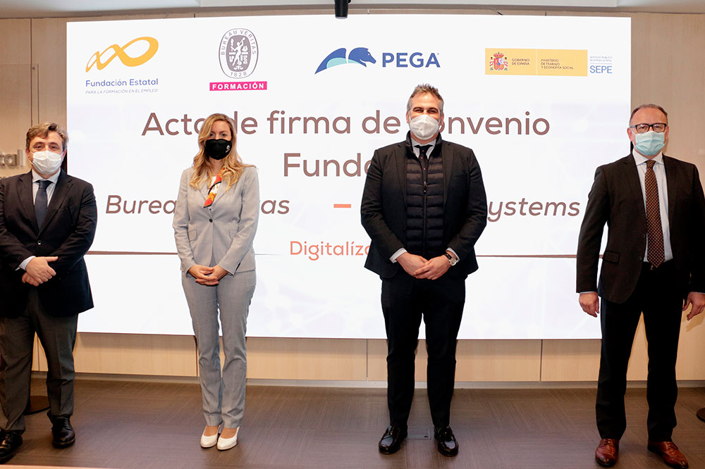 Acuerdo Fundae Bureau Veritas y Pega Systems