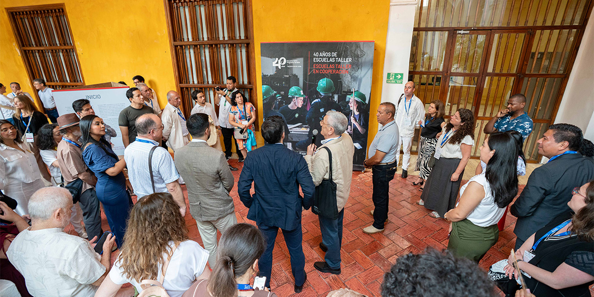AECID inaugura en Colombia la exposición 40 años de Escuelas Taller que pone en valor el programa financiado por el SEPE